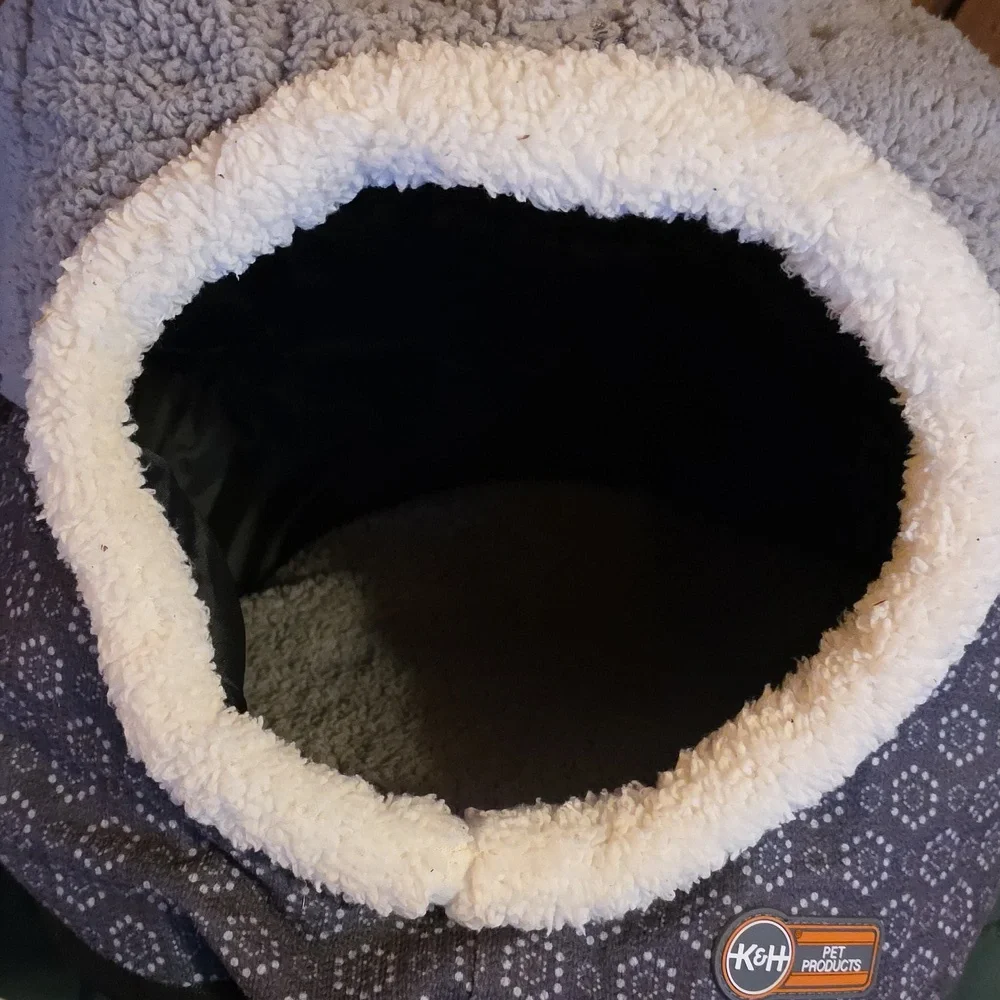 Electric Heated Cat Bed - Picture 3 of 3